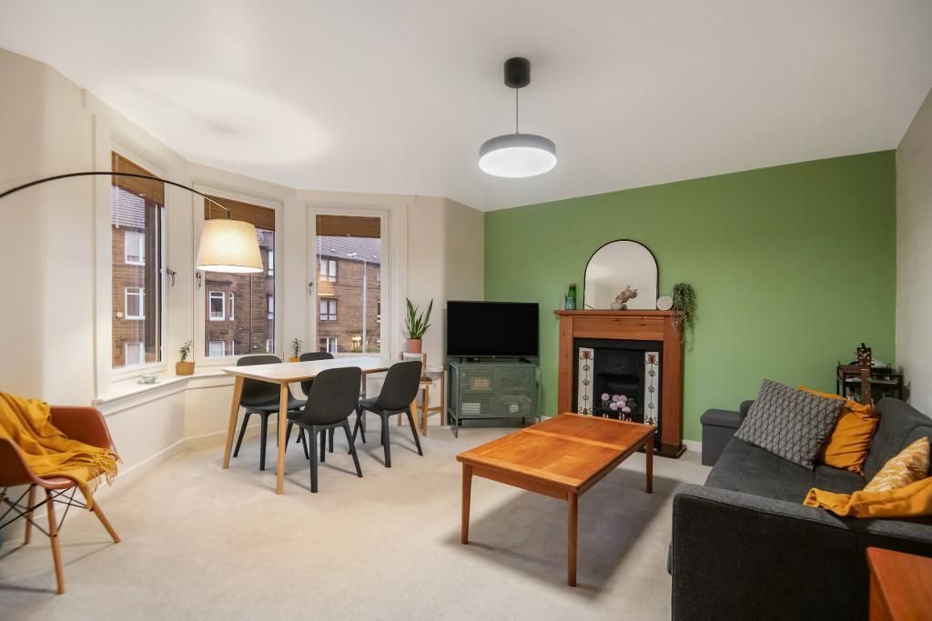 Property photo 2 of 20 Living/ Dining Room