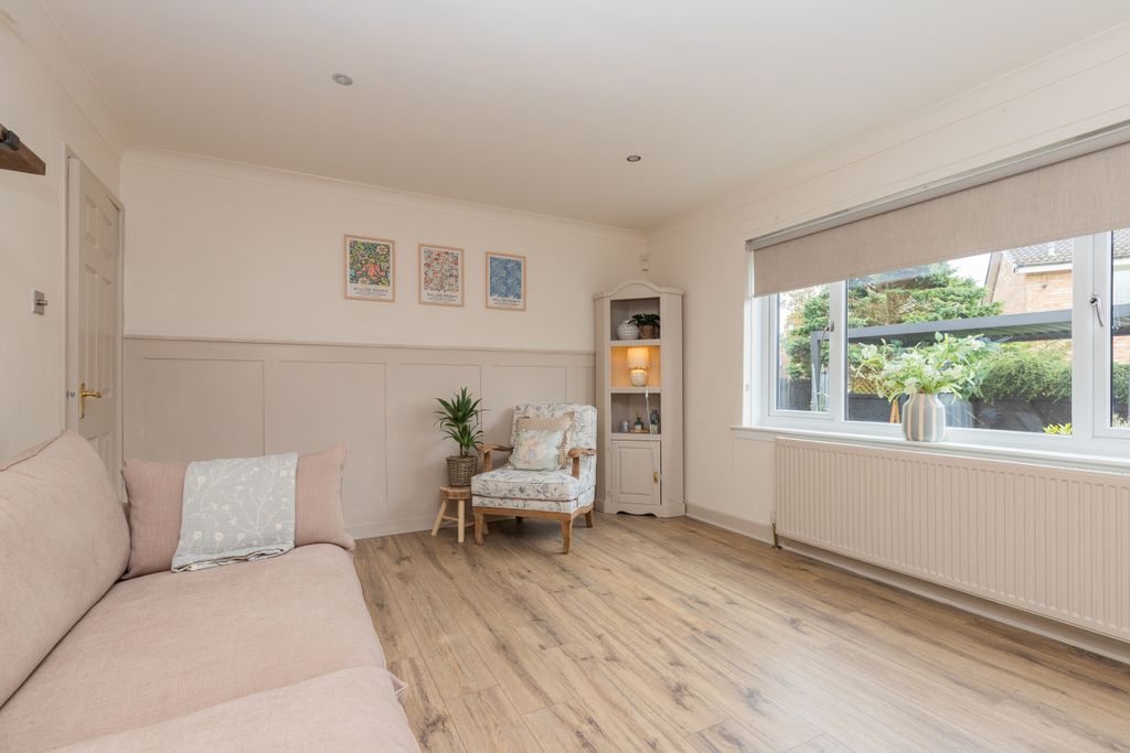 Additional image 4 of 4 bed detached house for saleFischer Gardens, Paisley, Renfrewshire PA1