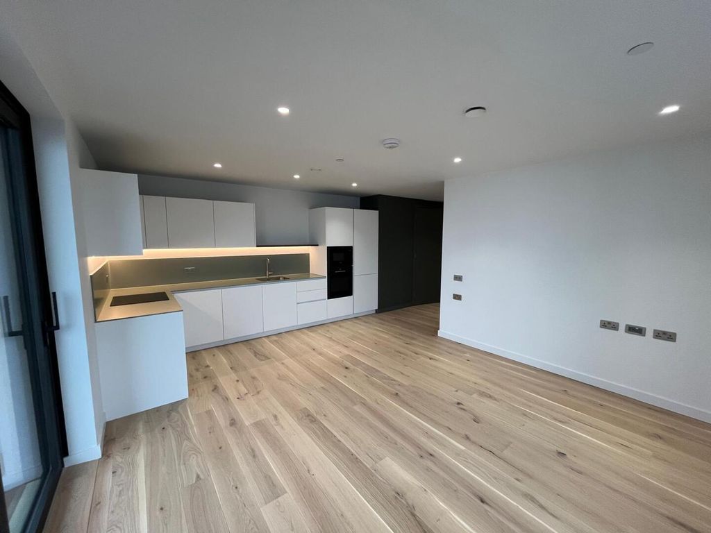 Property photo 3 of 12 Kitchen