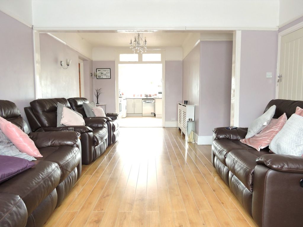 Property photo 2 of 25