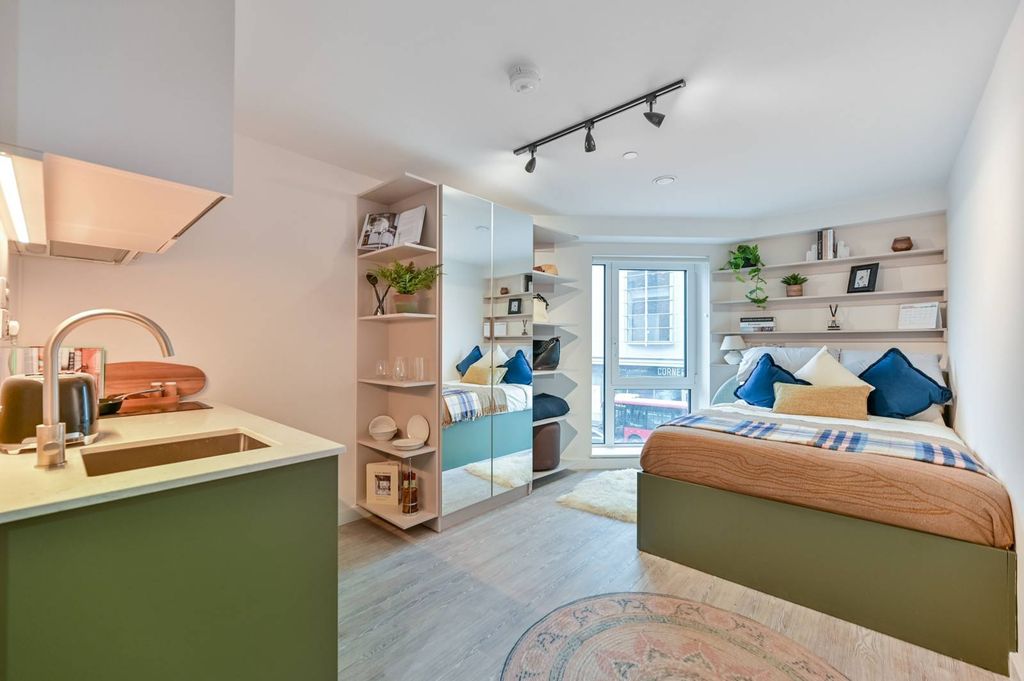 Property photo 3 of 39