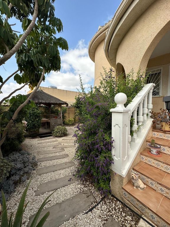 Property photo 3 of 32