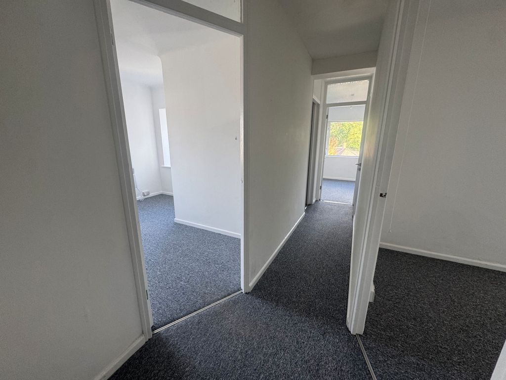 Property photo 3 of 9 1