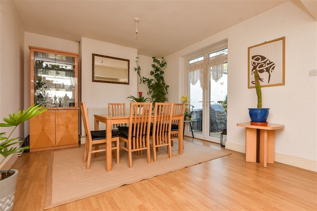 Property photo 3 of 14 Dining Area