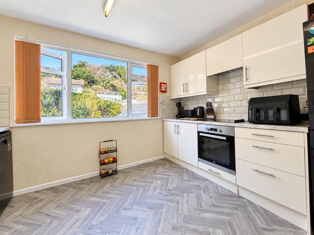 Property photo 3 of 15 Kitchen.Png