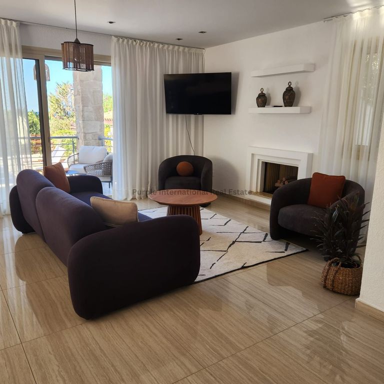 Property photo 2 of 50