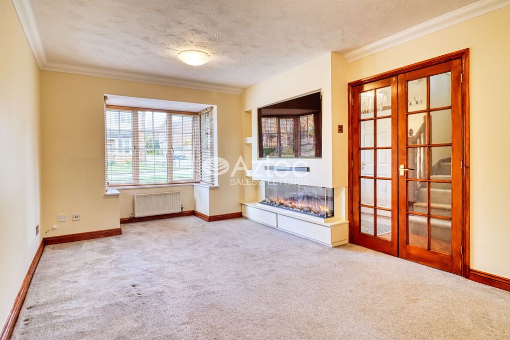 Property photo 3 of 26 Lounge