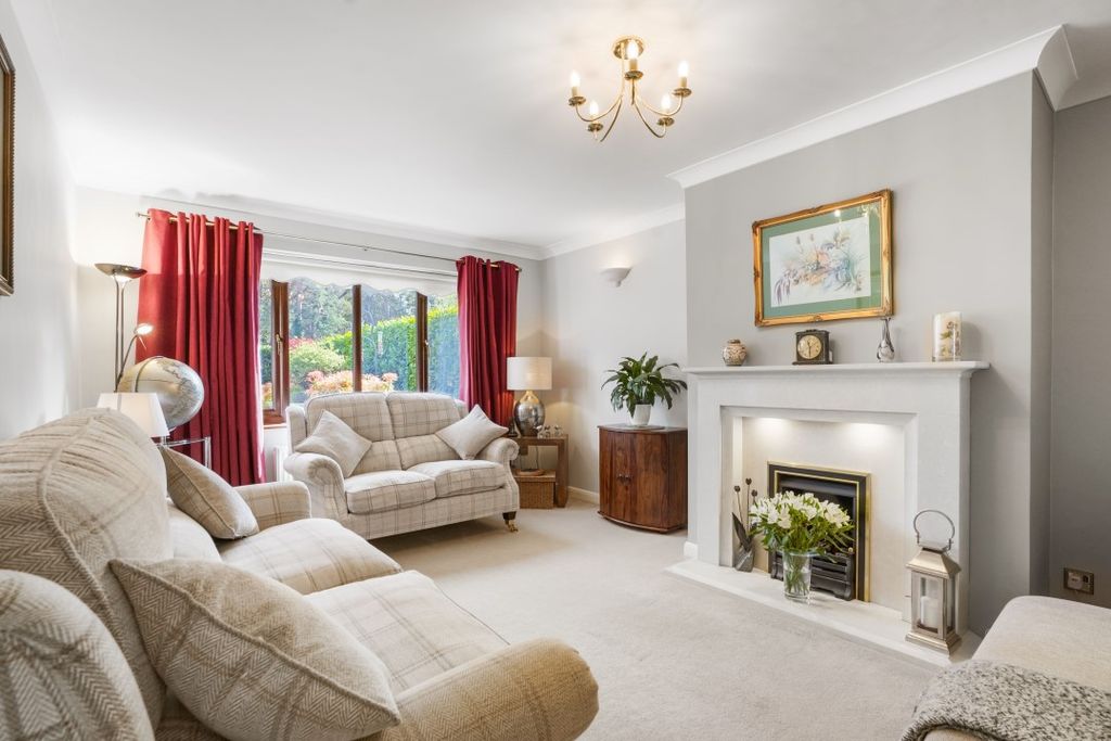 Property photo 2 of 25 Waveney House-28