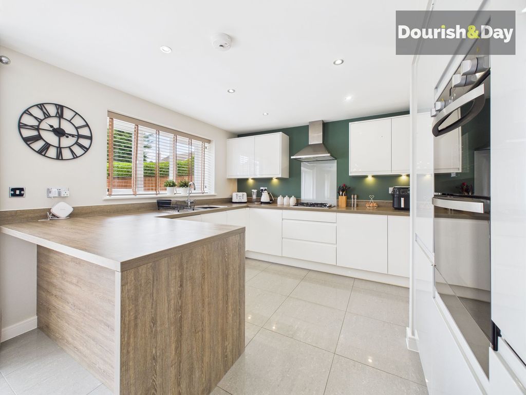 Property photo 3 of 19 Kitchen Diner