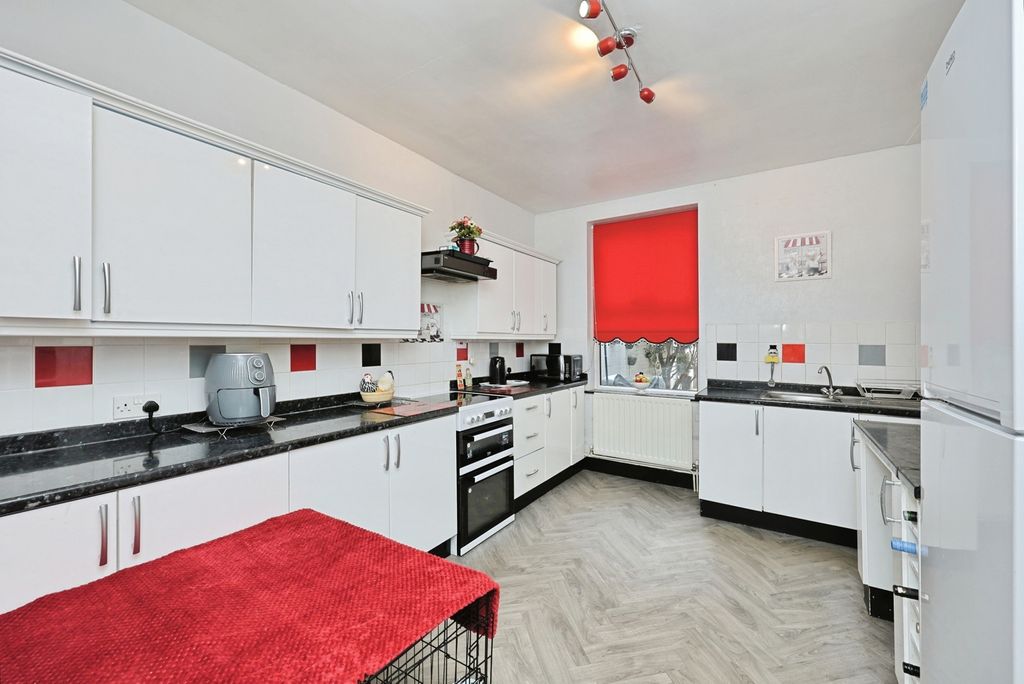 Property photo 3 of 21 Pbox-Img.Jpg