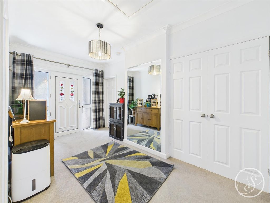 Property photo 2 of 24 Hallway