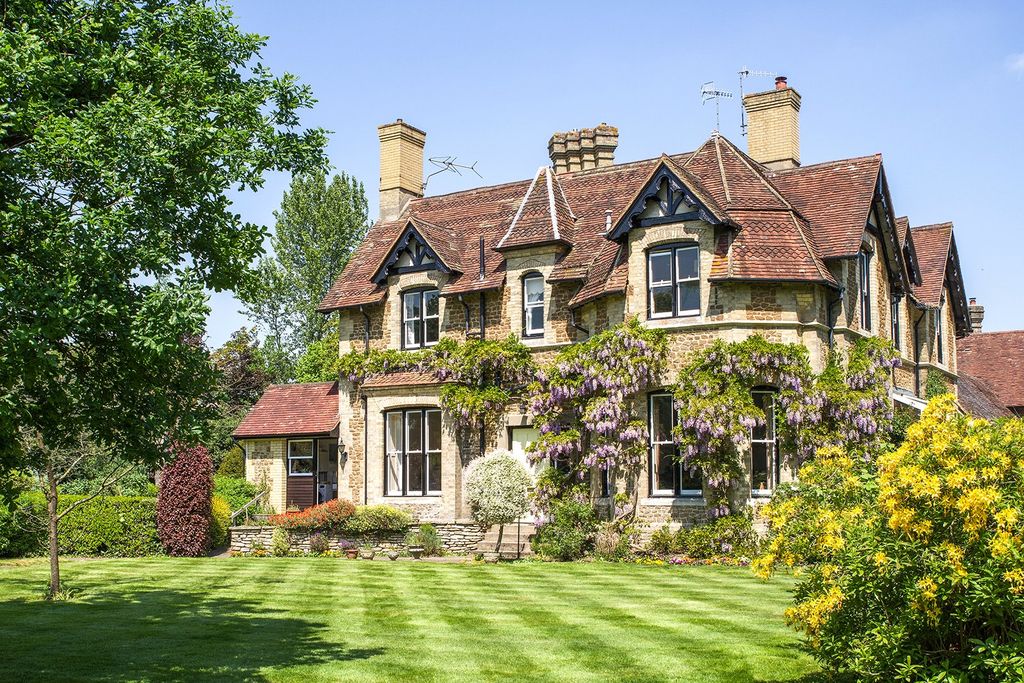 Property photo 1 of 14 External