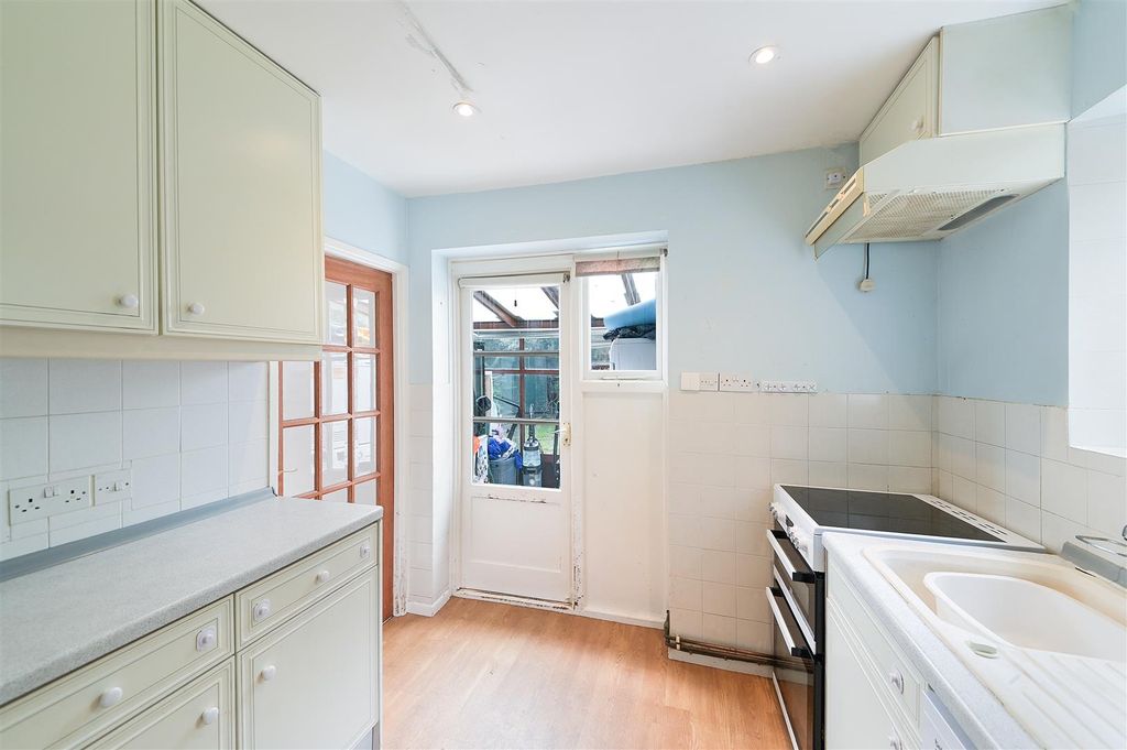 Property photo 3 of 16 Chalk Pit Road,14- (8).Jpg