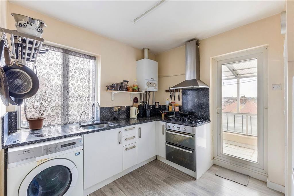 Property photo 3 of 6