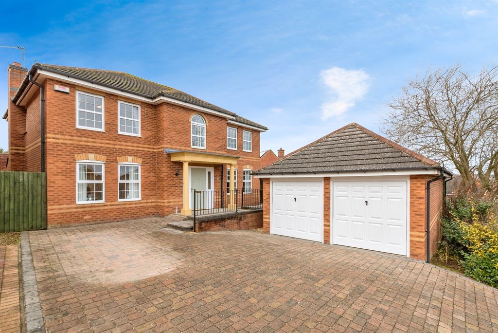 Property photo 1 of 17