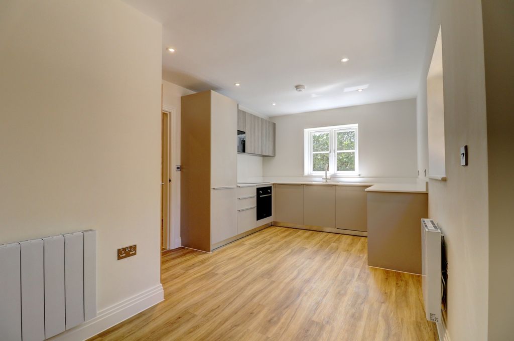 Property photo 2 of 12 Picture No. 16