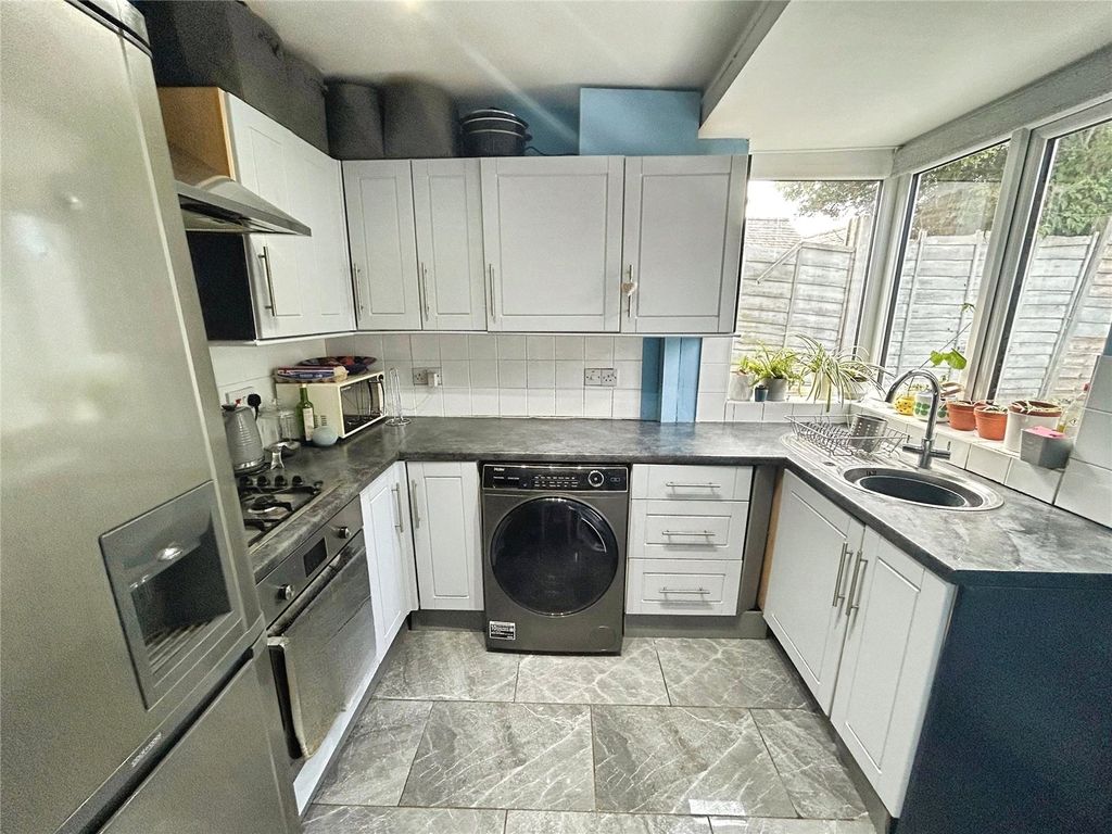 Property photo 2 of 19 Kitchen