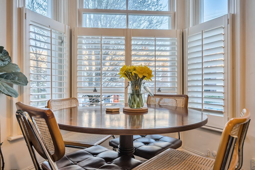 Property photo 3 of 14 Dining Area
