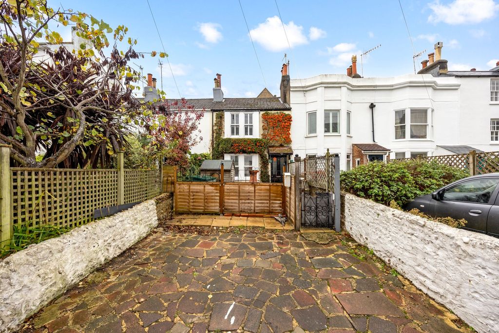 Property photo 2 of 19