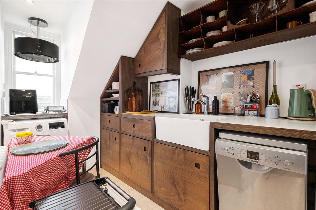 Property photo 2 of 21 Kitchen