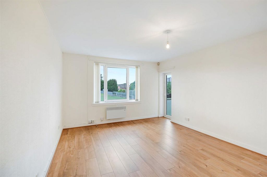 Property photo 2 of 24 Picture No. 10