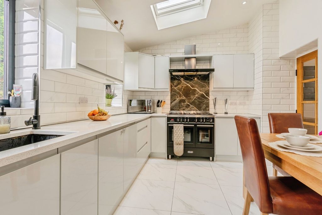 Property photo 2 of 19 Pbox-Img.Jpg