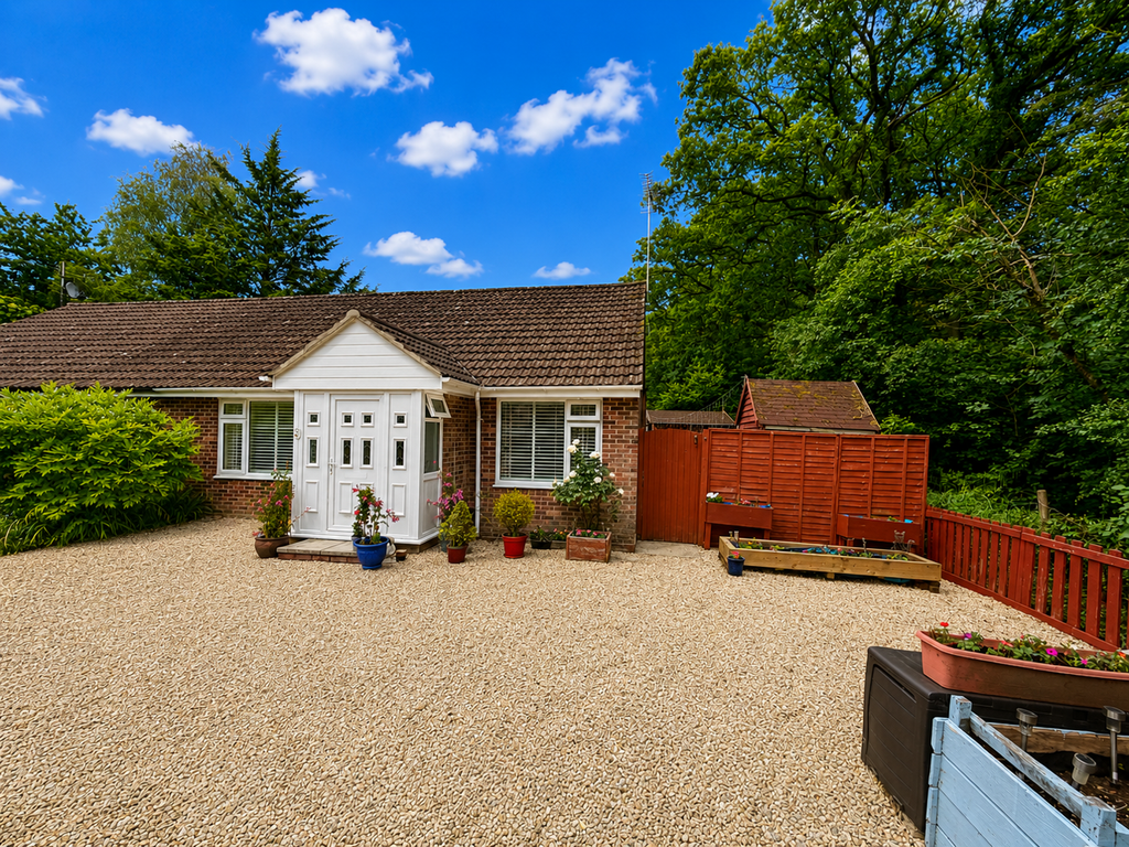 Property photo 1 of 12 Front (Exterior)