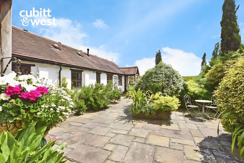 Property photo 3 of 11 075098d7-Stable 204