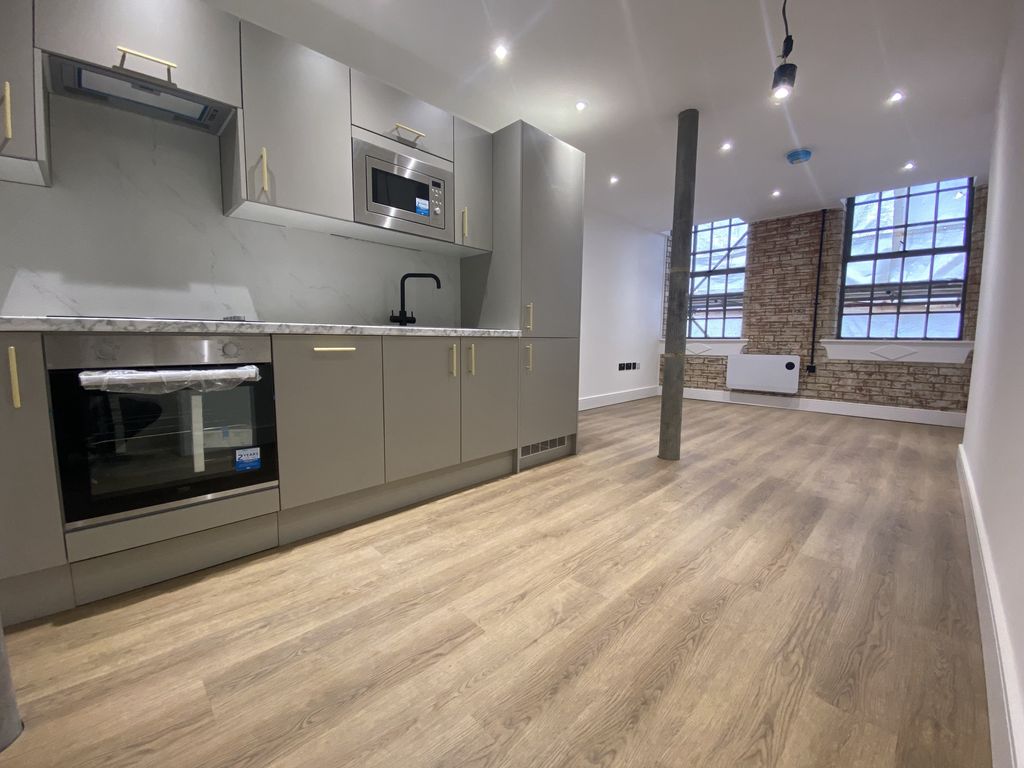 Property photo 1 of 8 Photo 3