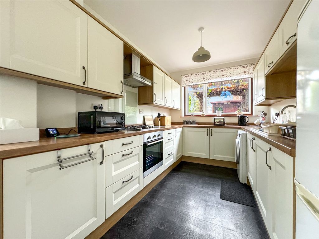 Property photo 3 of 21 Kitchen