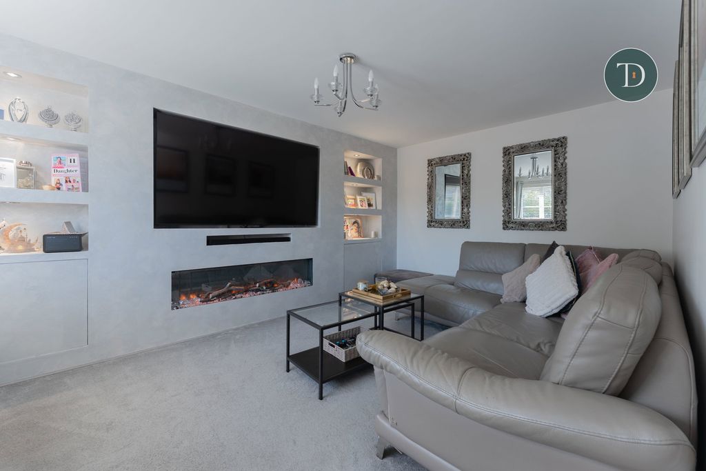 Property photo 3 of 25