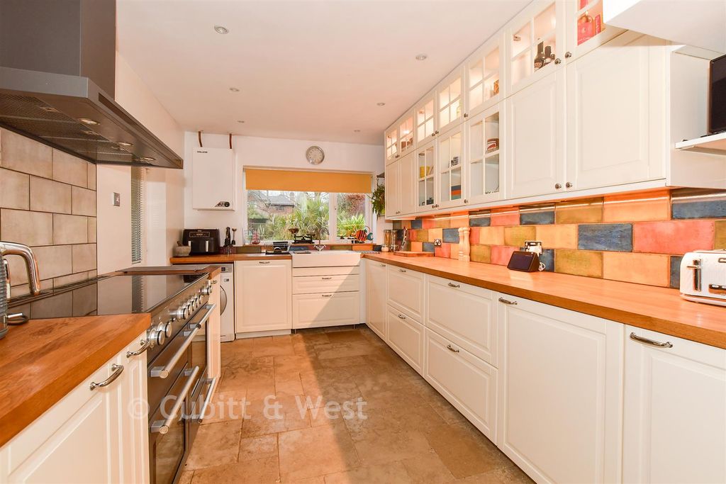 Property photo 2 of 13 Kitchen
