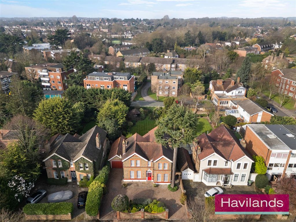 Property photo 2 of 28 Wellington Road-6.Jpg