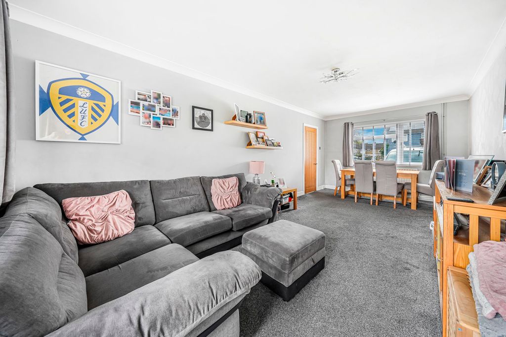 Property photo 3 of 21