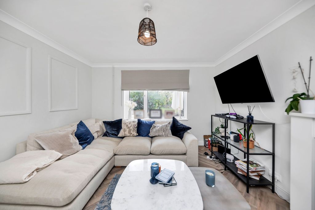 Property photo 3 of 24