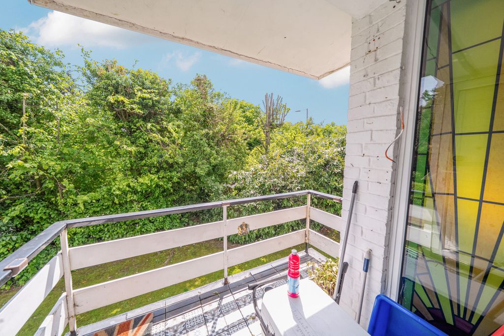 Property photo 2 of 3 33-681B701Ba6Af4-...