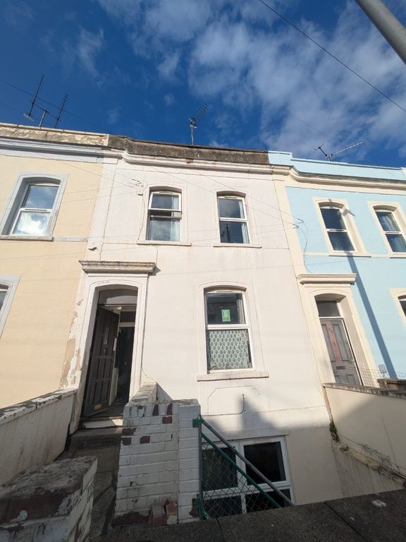 Property photo 1 of 15 Charming Terraced House With Classic Facade...