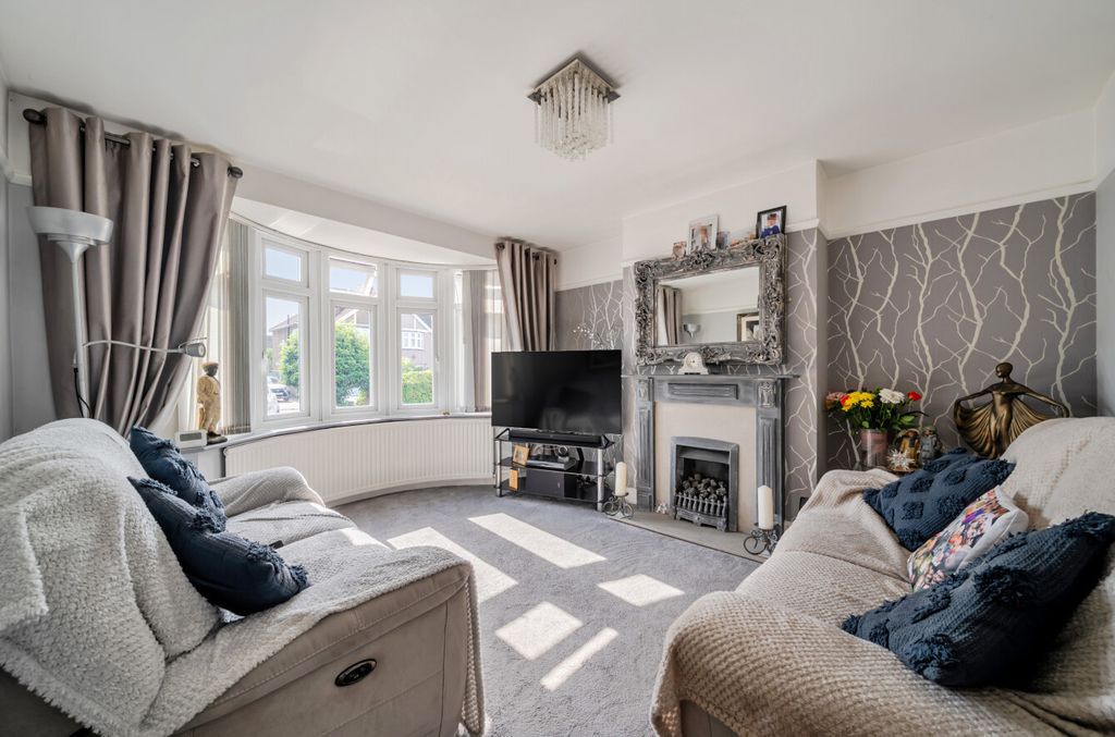Property photo 2 of 20 1483285-19-6A3A49...