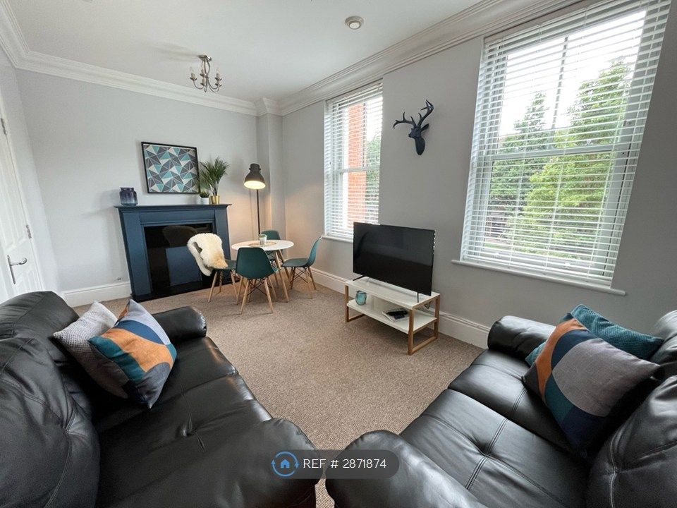 Property photo 3 of 15 Living Room