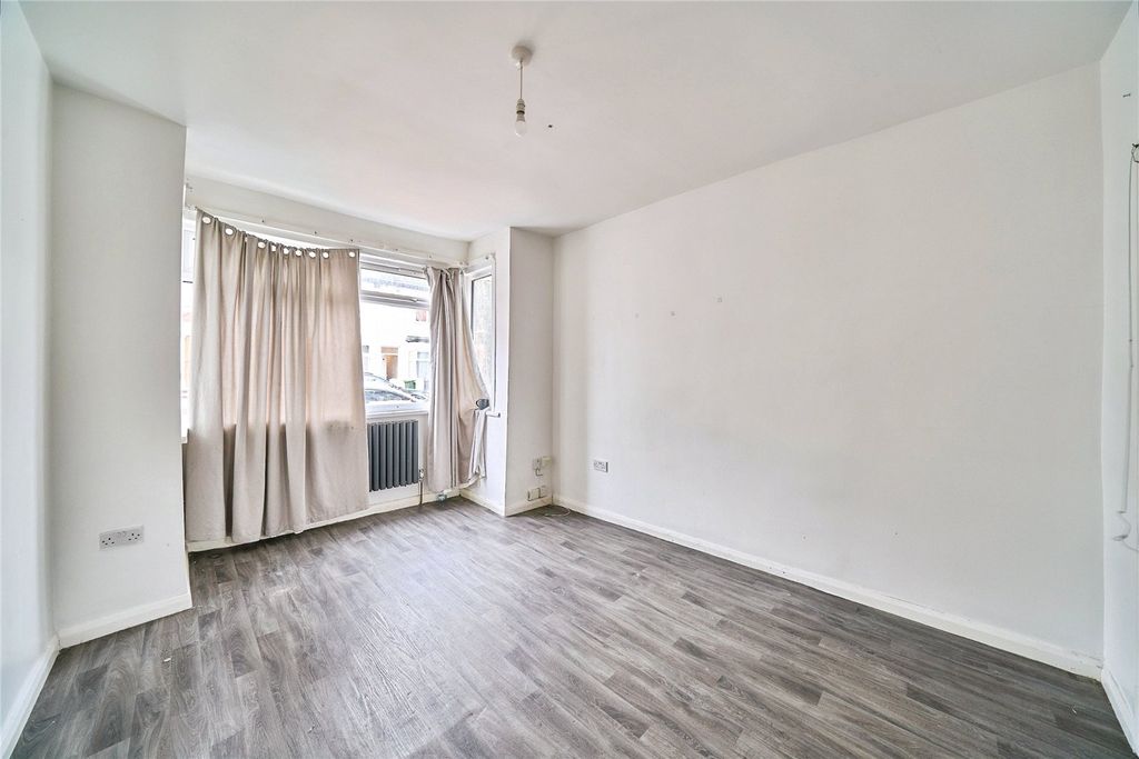 Property photo 3 of 22 Picture No. 03