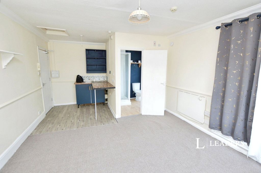Property photo 3 of 6 Pbox-Img.Jpg