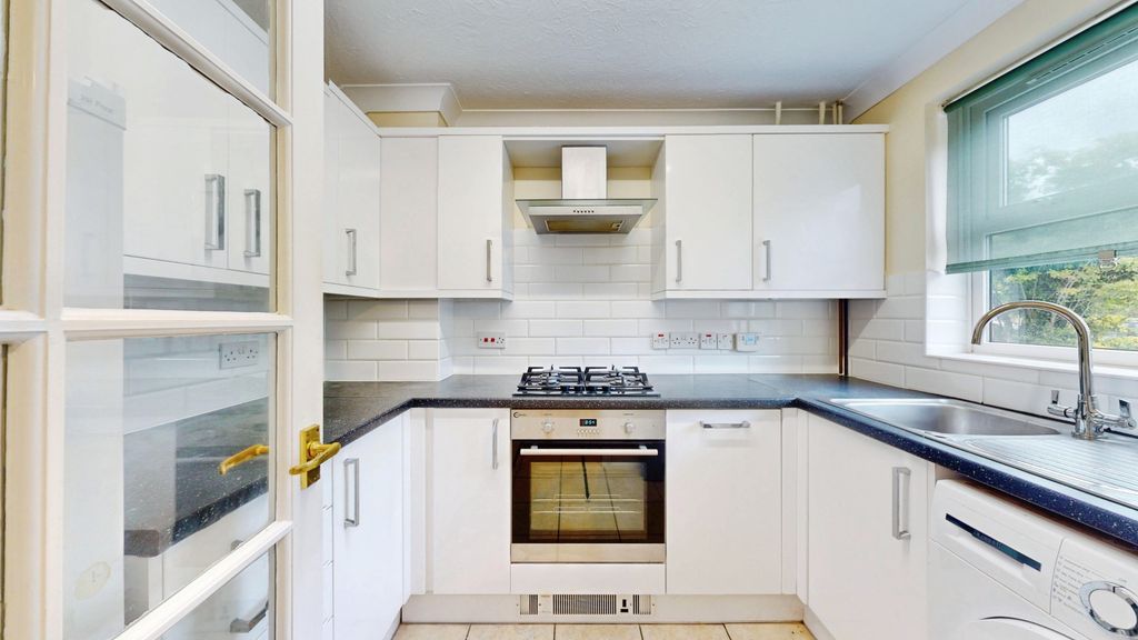 Property photo 2 of 10 Kitchen - Angle 1