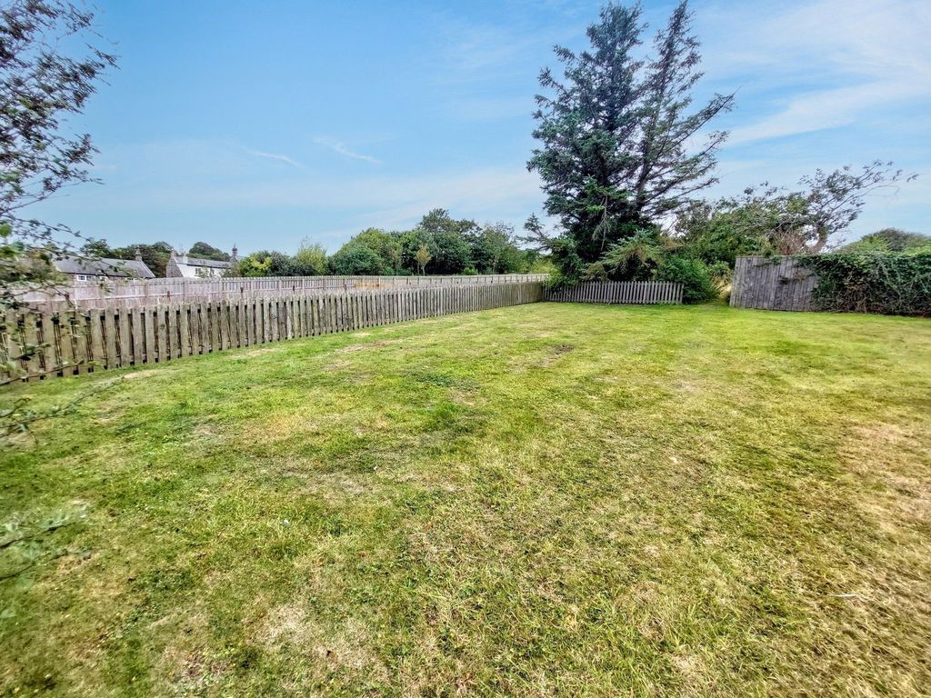 Property photo 3 of 28