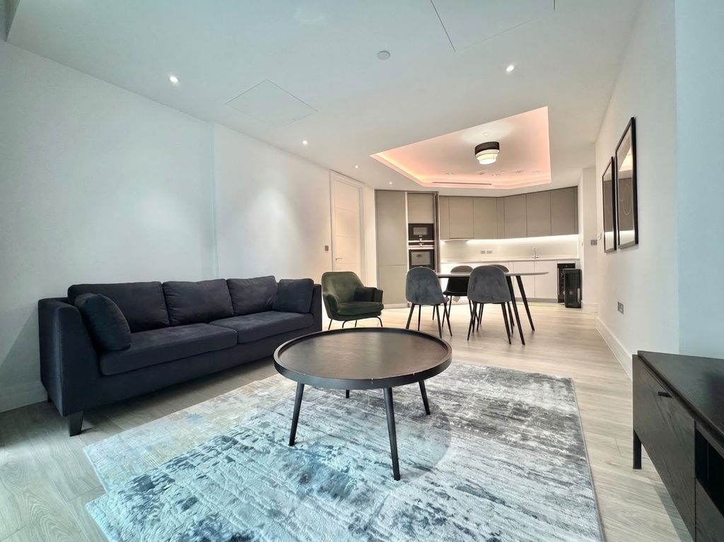 Property photo 1 of 18 Two Bedroom Flat To Rent