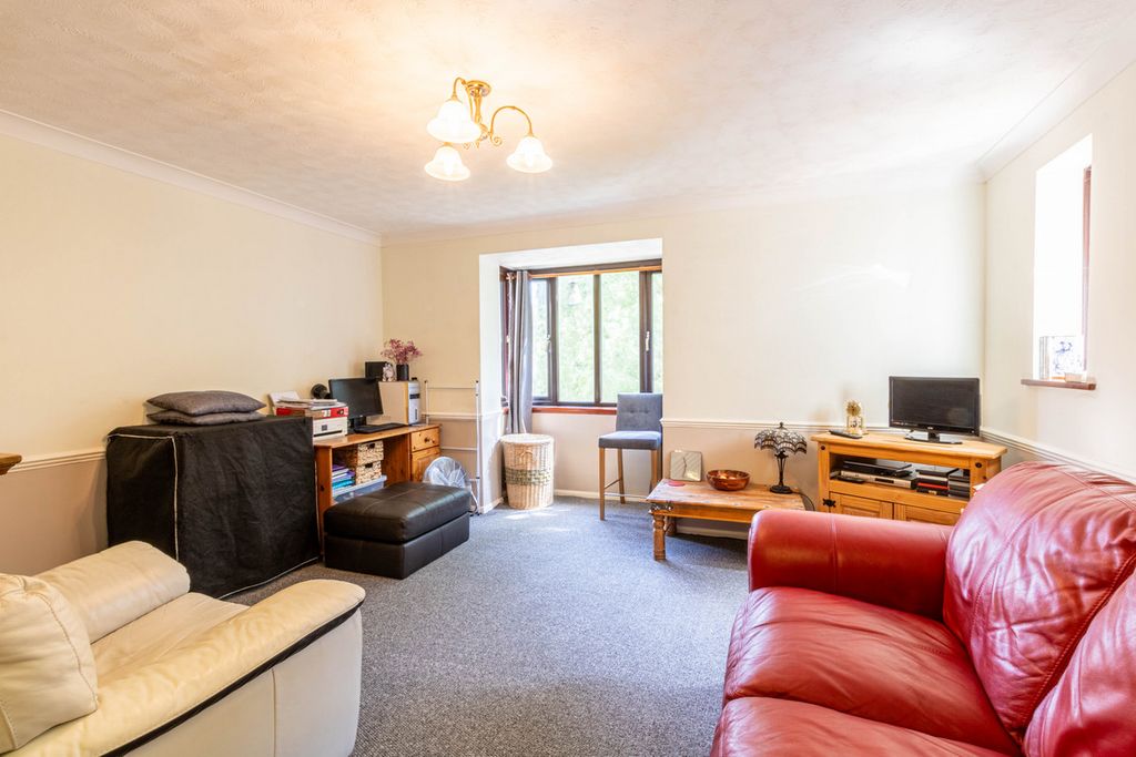 Property photo 3 of 9