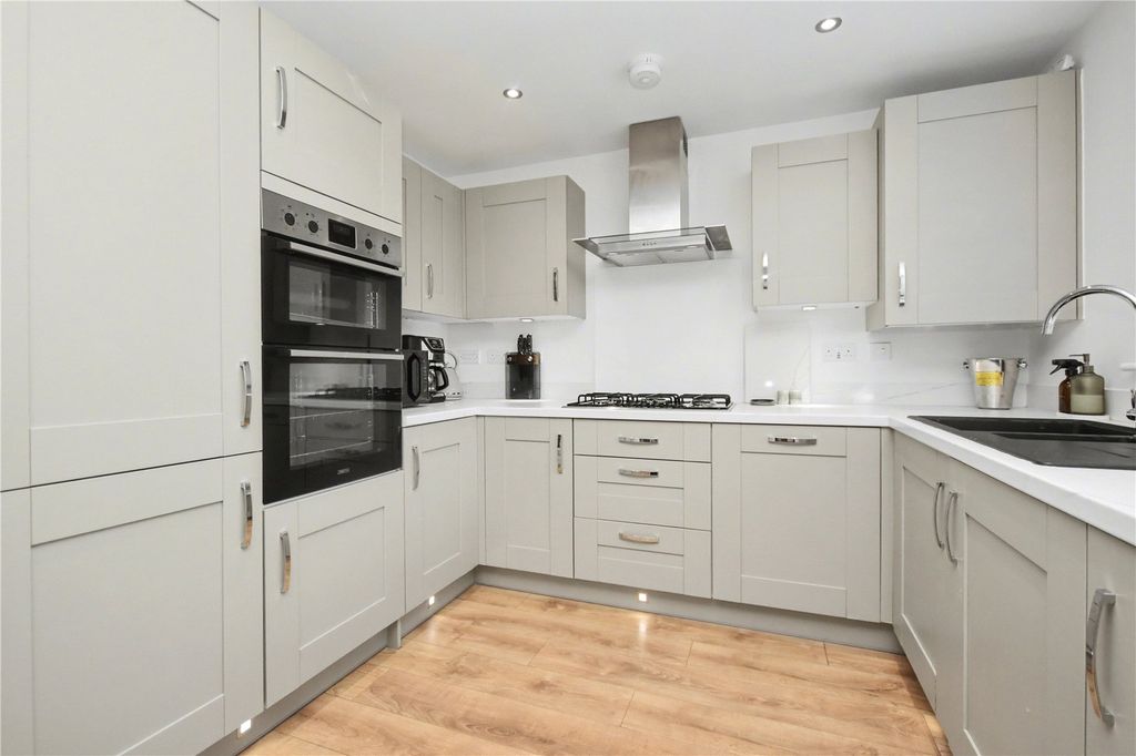 Property photo 3 of 18 Picture No. 02