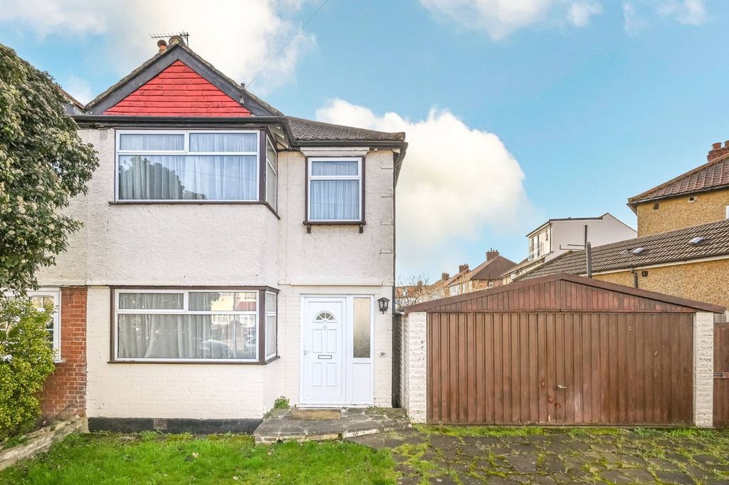 Property photo 1 of 11