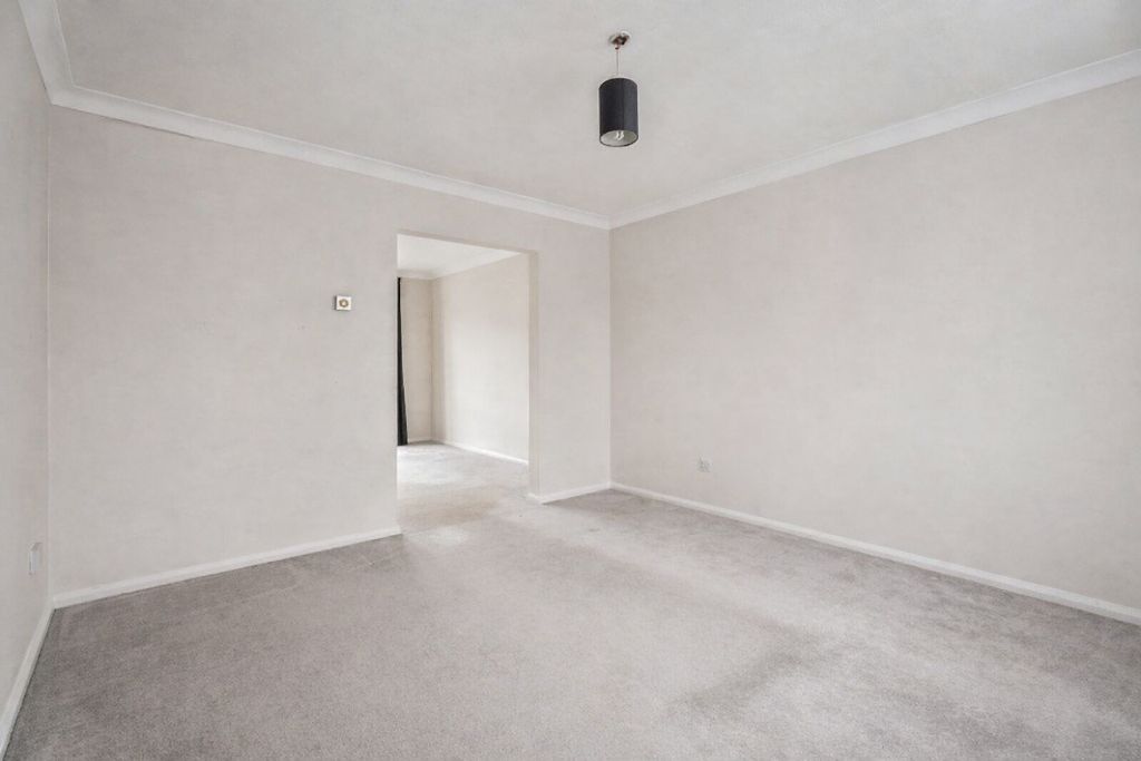 Property photo 2 of 17 Picture No. 02