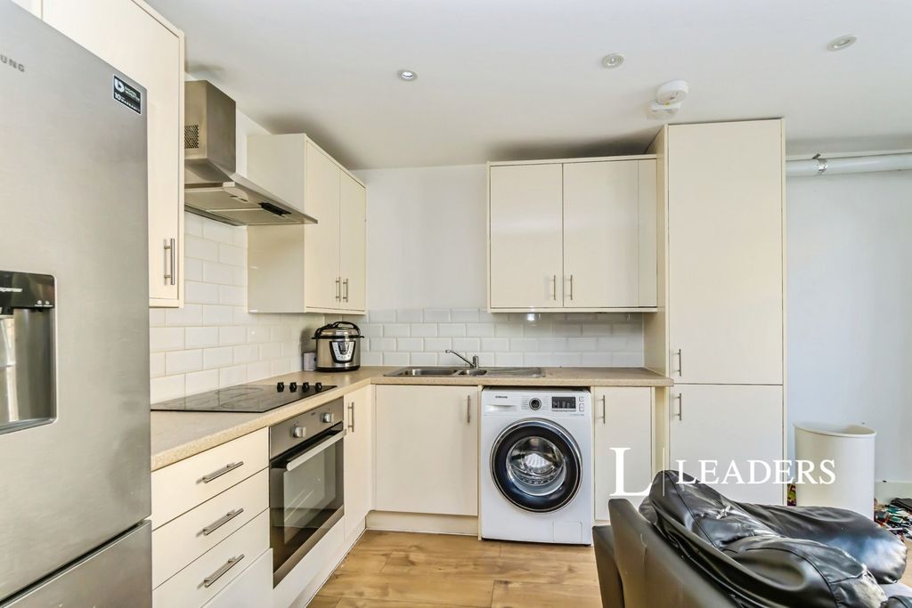 Property photo 3 of 11 Pbox-Img.Jpg
