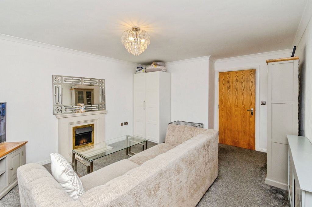 Property photo 3 of 17 Photo